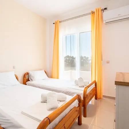 Apartamento Ilia's With View 1
